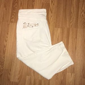 16/18 equivalent to Chico’s size 3 Capri